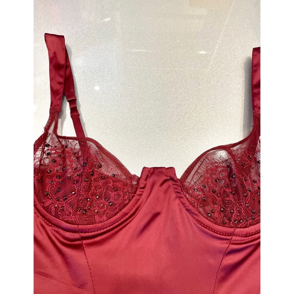 Oh Polly Satin Embellished Bodysuit size 4 Stassie Collection - Picture 5 of 12